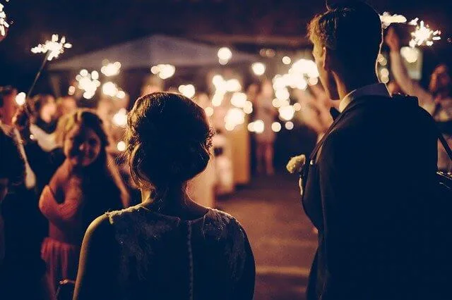 Sparklers vs. Confetti: The Ultimate Guide for Your Wedding Exit
