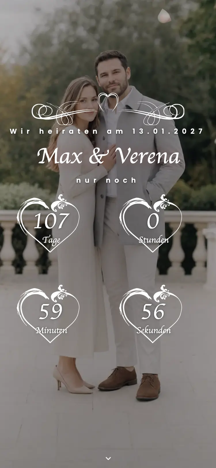 Hochzeitswebsite auf dem Handy mit der Startseite des Paares